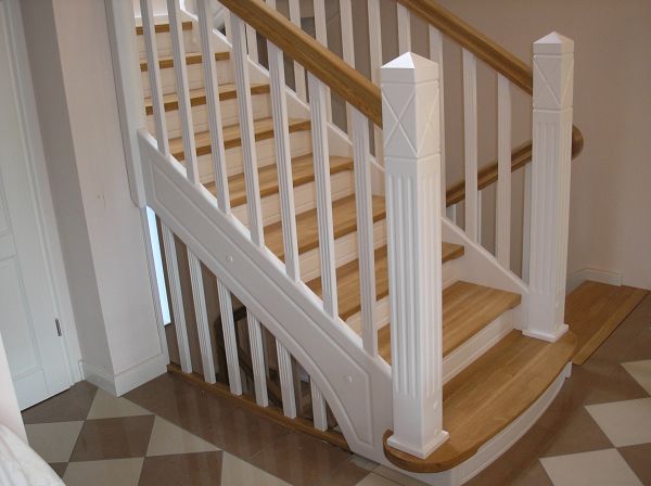 Montagebau karstens günstige holztreppe lübeck: weiÃe treppen
