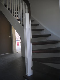 eingestemmte Treppe mit Krümmling